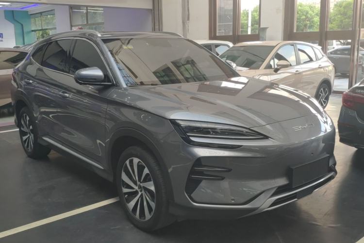 Used BYD Song PLUS New Energy 2024 Honor Edition EV 520km Premium Model Front Right 45 Deg