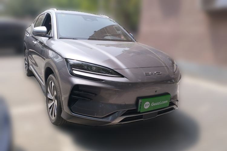 Used BYD Song PLUS New Energy 2024 Honor Edition EV 520km Flagship Model Front Right 45 Deg