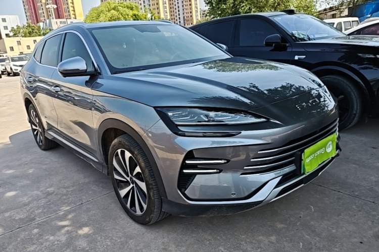 Used BYD Song PLUS New Energy 2024 HONOR Edition DM-i 110km Flagship Model Front Right 45 Deg