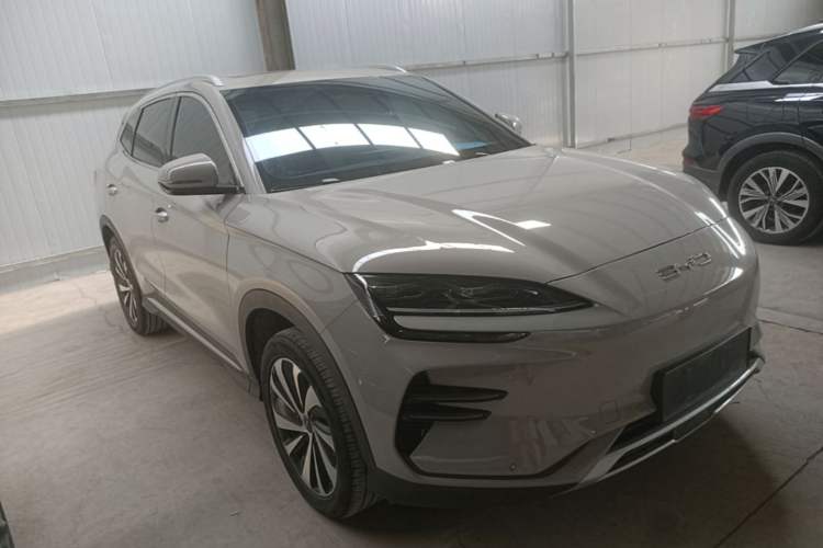 Used BYD Song PLUS New Energy 2024 Honor Edition EV 520km Luxury Model Front Right 45 Deg