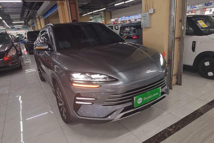 Used BYD Song PLUS New Energy 2024 HONOR Edition DM-i 150km Flagship PLUS Front Right 45 Deg