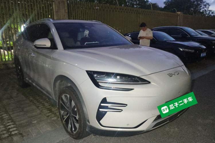 Used BYD Song PLUS New Energy 2024 Honor Edition EV 520km Premium Model Front Right 45 Deg