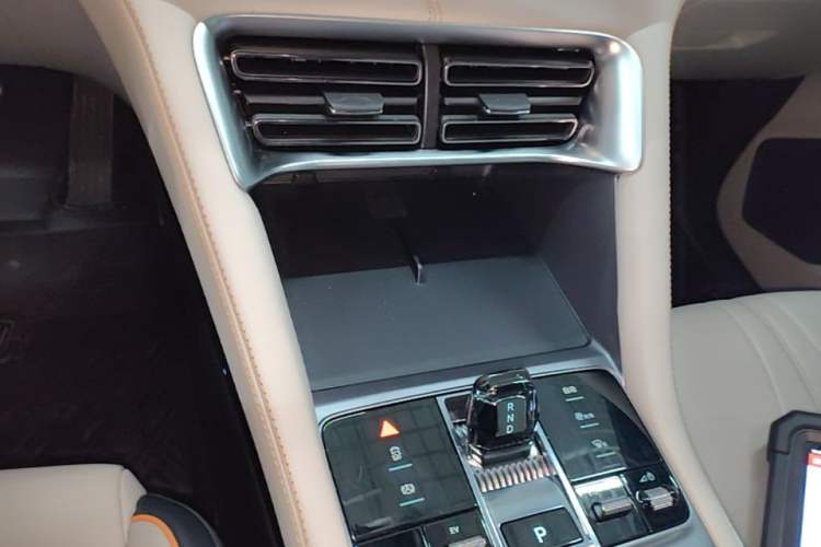 Used BYD Song PLUS New Energy 2024 HONOR Edition DM-i 110km Flagship Model Gear Lever