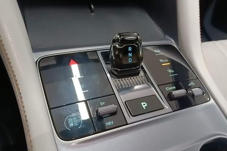Used BYD Song PLUS New Energy 2024 HONOR Edition DM-i 110km Flagship PLUS Gear Lever