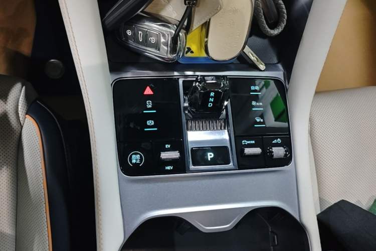 Used BYD Song PLUS New Energy 2024 HONOR Edition DM-i 110km Flagship PLUS Gear Lever