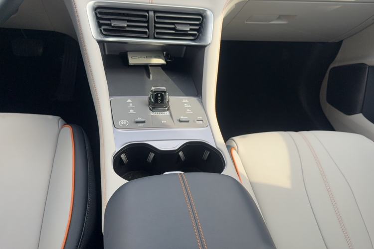 Used BYD Song PLUS New Energy 2024 HONOR Edition DM-i 71km Luxury Model Gear Lever