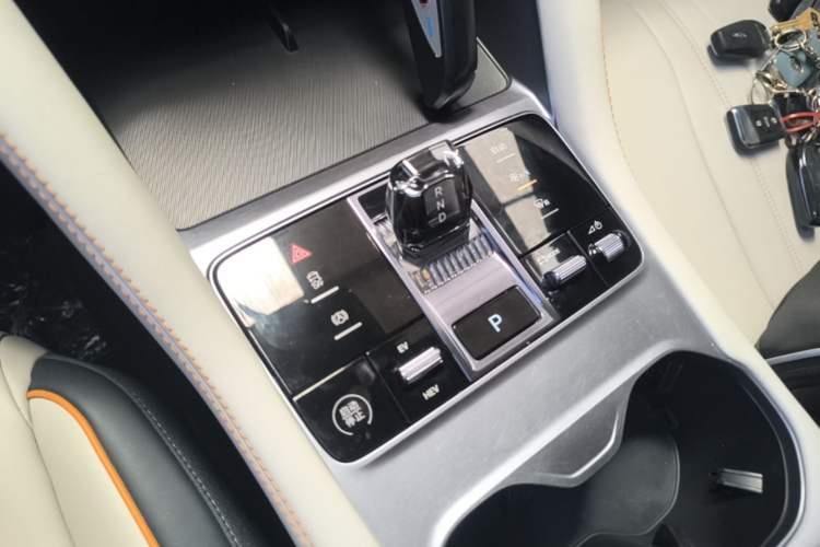 Used BYD Song PLUS New Energy 2024 HONOR Edition DM-i 110km Flagship Model Gear Lever