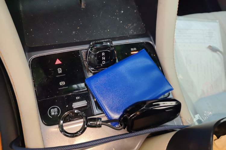 Used BYD Song PLUS New Energy 2024 HONOR Edition DM-i 71km Luxury Model Gear Lever