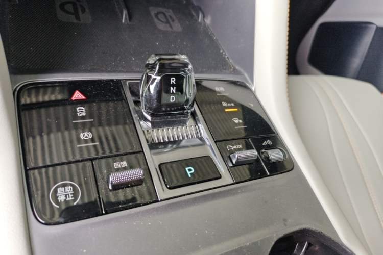 Used BYD Song PLUS New Energy 2024 Honor Edition EV 520km Premium Model Gear Lever