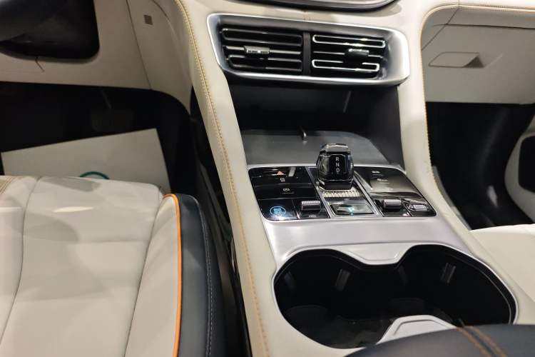 Used BYD Song PLUS New Energy 2024 HONOR Edition DM-i 110km Flagship Model Gear Lever
