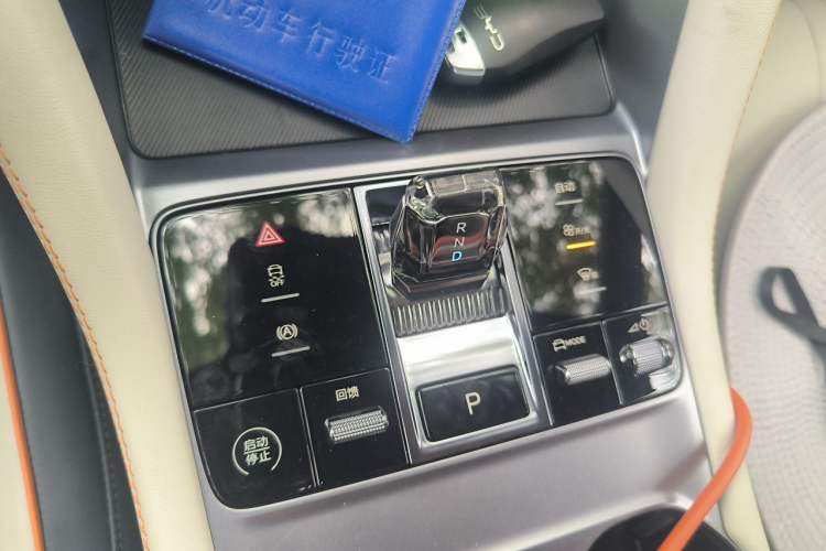Used BYD Song PLUS New Energy 2024 Honor Edition EV 520km Premium Model Gear Lever