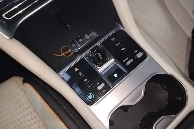 Used BYD Song PLUS New Energy 2024 HONOR Edition DM-i 110km Flagship PLUS Gear Lever