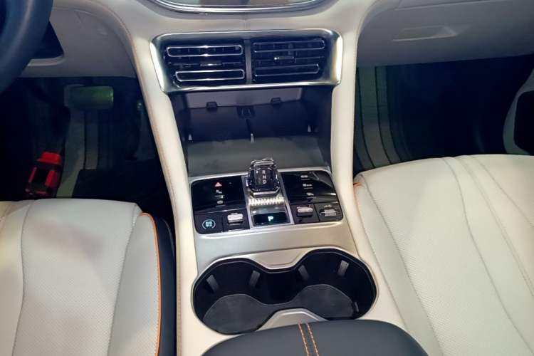 Used BYD Song PLUS New Energy 2024 Honor Edition EV 520km Flagship Model Gear Lever