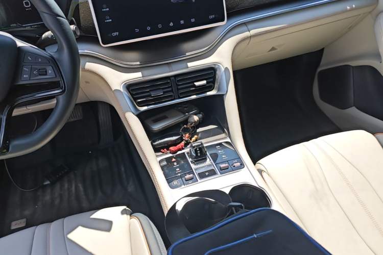 Used BYD Song PLUS New Energy 2024 HONOR Edition DM-i 110km Flagship Model Gear Lever