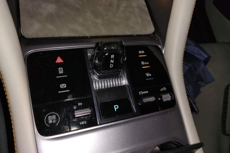 Used BYD Song PLUS New Energy 2024 HONOR Edition DM-i 110km Flagship Model Gear Lever