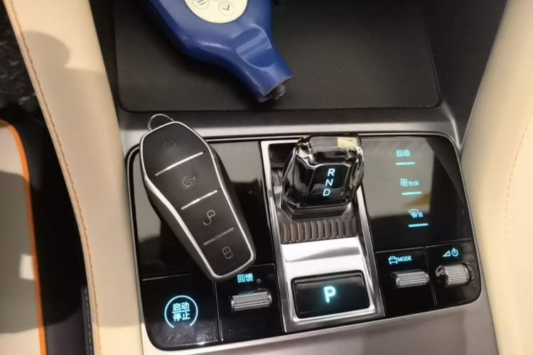 Used BYD Song PLUS New Energy 2024 Honor Edition EV 520km Luxury Model Gear Lever