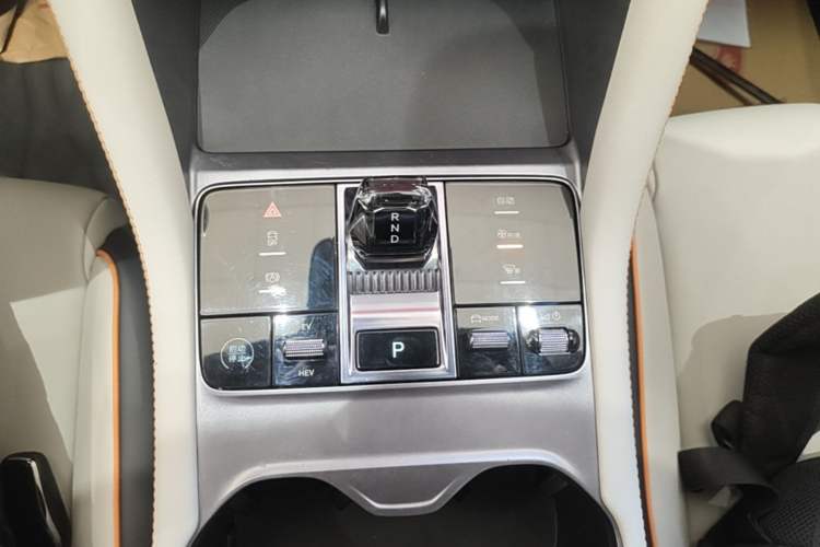 Used BYD Song PLUS New Energy 2024 HONOR Edition DM-i 110km Flagship Model Gear Lever