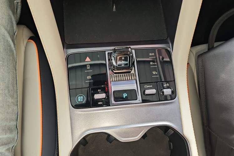 Used BYD Song PLUS New Energy 2024 HONOR Edition DM-i 71km Luxury Model Gear Lever