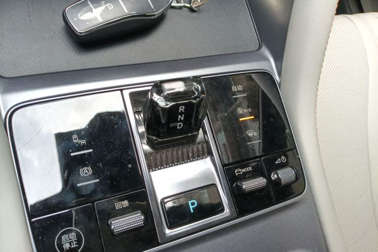 Used BYD Song PLUS New Energy 2024 EV 520km Navigation Glory Edition Gear Lever