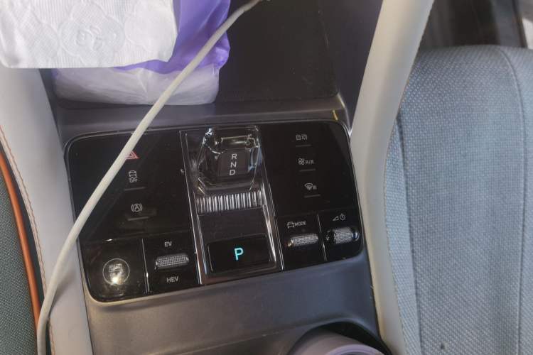Used BYD Song PLUS New Energy 2024 HONOR Edition DM-i 110km Flagship PLUS Gear Lever
