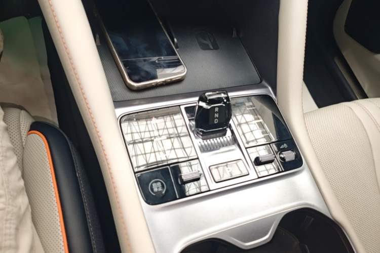 Used BYD Song PLUS New Energy 2024 HONOR Edition DM-i 150km Flagship PLUS Gear Lever