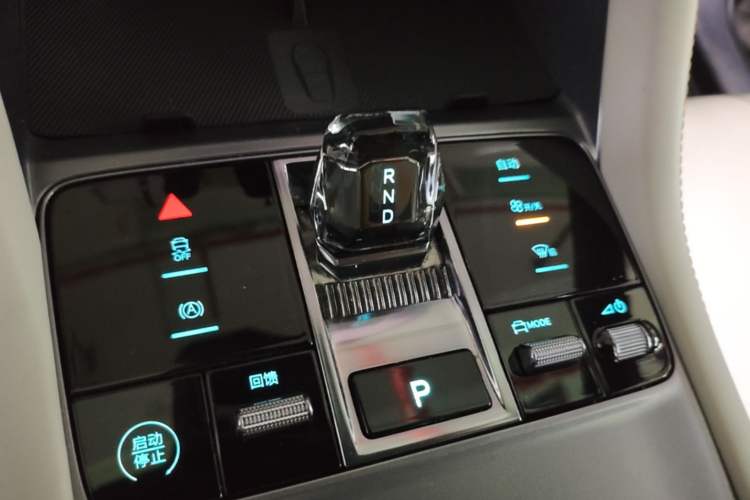 Used BYD Song PLUS New Energy 2024 Honor Edition EV 520km Luxury Model Gear Lever