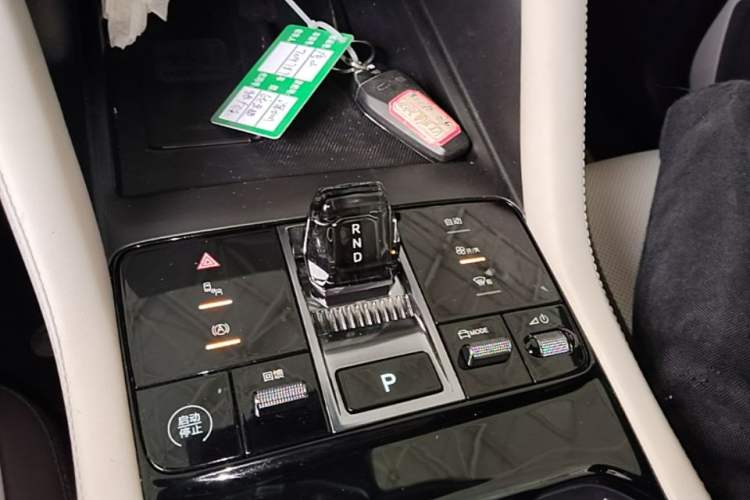 Used BYD Song PLUS New Energy 2024 Honor Edition EV 520km Flagship Model Gear Lever
