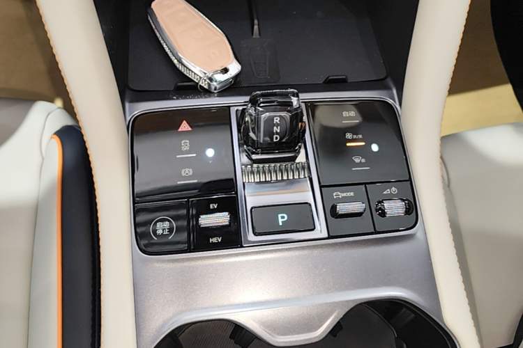 Used BYD Song PLUS New Energy 2024 HONOR Edition DM-i 110km Flagship Model Gear Lever