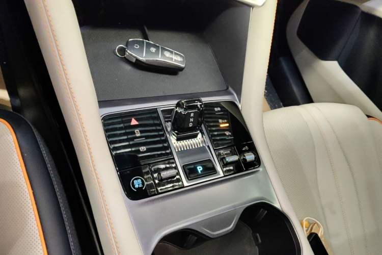 Used BYD Song PLUS New Energy 2024 HONOR Edition DM-i 110km Flagship PLUS Gear Lever