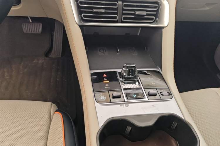 Used BYD Song PLUS New Energy 2024 HONOR Edition DM-i 150km Flagship PLUS Gear Lever