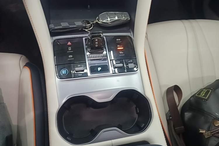 Used BYD Song PLUS New Energy 2024 HONOR Edition DM-i 110km Flagship Model Gear Lever