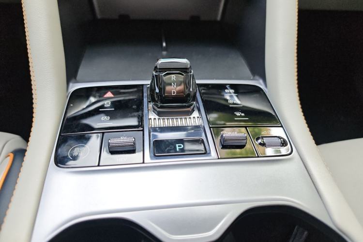 Used BYD Song PLUS New Energy 2024 HONOR Edition DM-i 71km Luxury Model Gear Lever