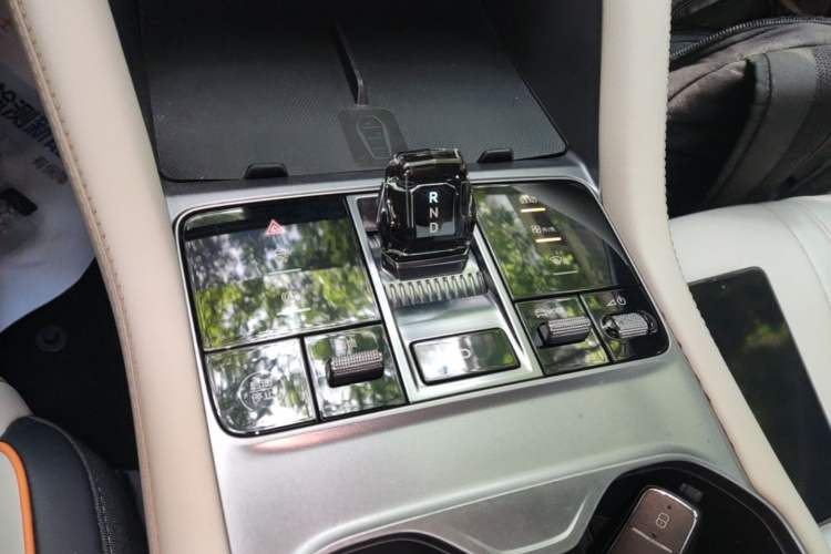 Used BYD Song PLUS New Energy 2024 Honor Edition EV 520km Luxury Model Gear Lever
