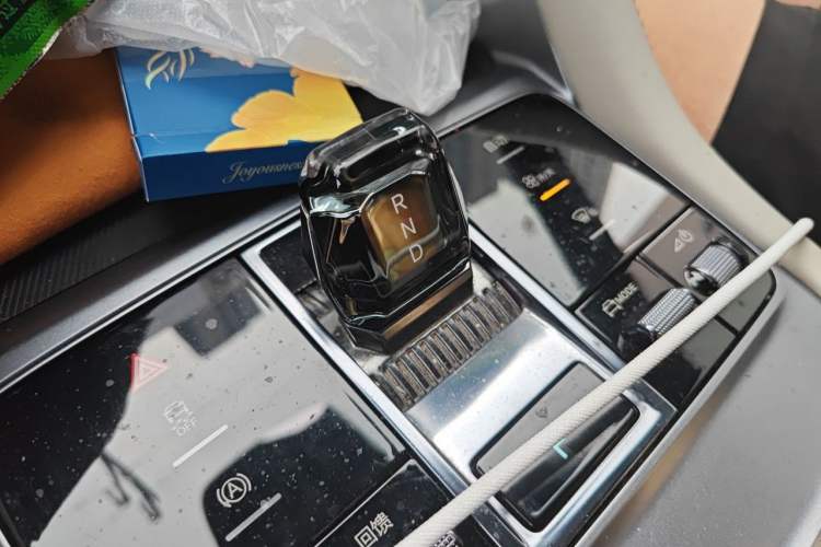 Used BYD Song PLUS New Energy 2024 Honor Edition EV 520km Premium Model Gear Lever