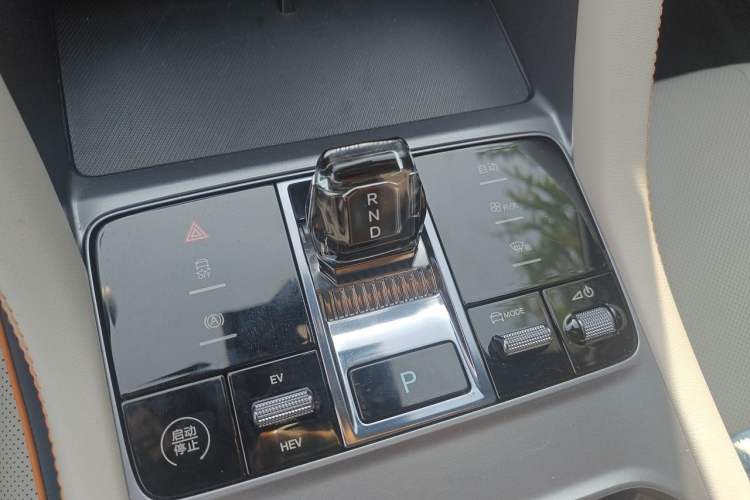 Used BYD Song PLUS New Energy 2024 HONOR Edition DM-i 110km Flagship PLUS Gear Lever