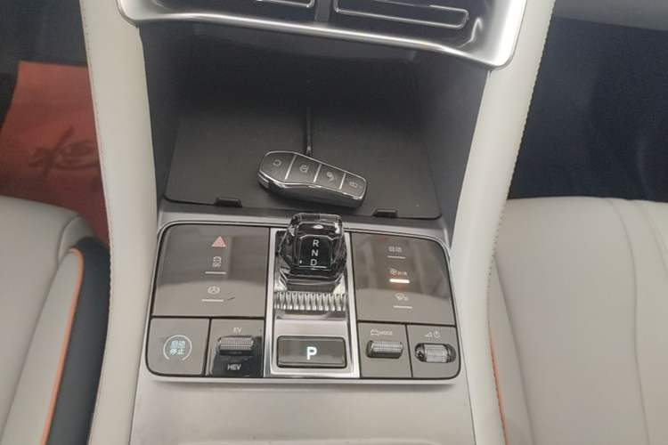 Used BYD Song PLUS New Energy 2024 HONOR Edition DM-i 110km Flagship Model Gear Lever