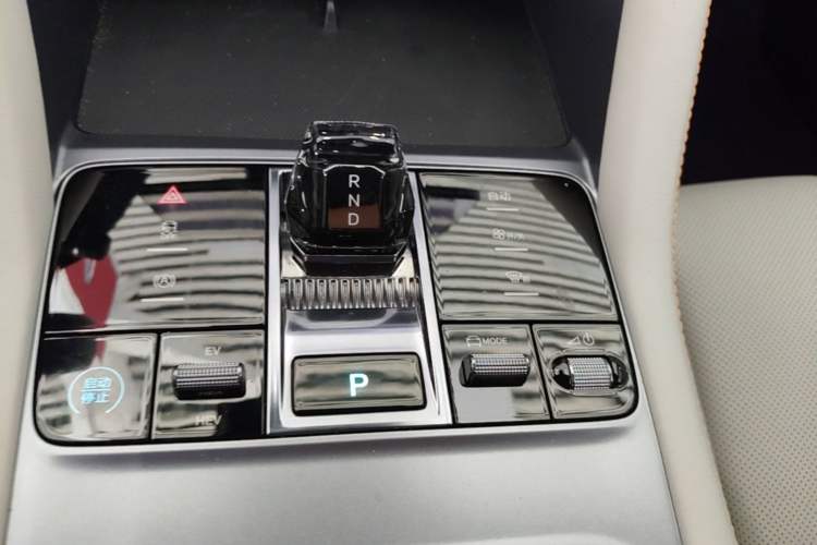 Used BYD Song PLUS New Energy 2024 HONOR Edition DM-i 110km Flagship PLUS Gear Lever