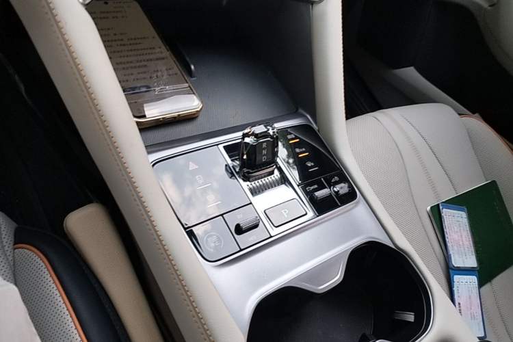 Used BYD Song PLUS New Energy 2024 HONOR Edition DM-i 110km Flagship PLUS Gear Lever