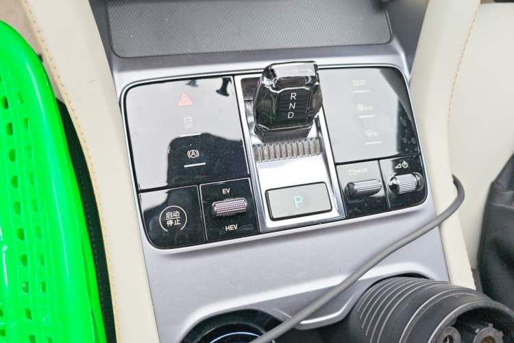 Used BYD Song PLUS New Energy 2024 HONOR Edition DM-i 110km Flagship Model Gear Lever