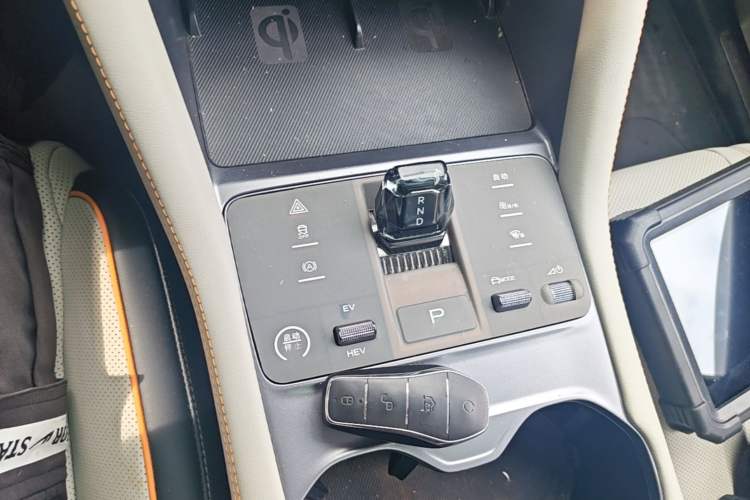 Used BYD Song PLUS New Energy 2024 HONOR Edition DM-i 150km Flagship PLUS Gear Lever