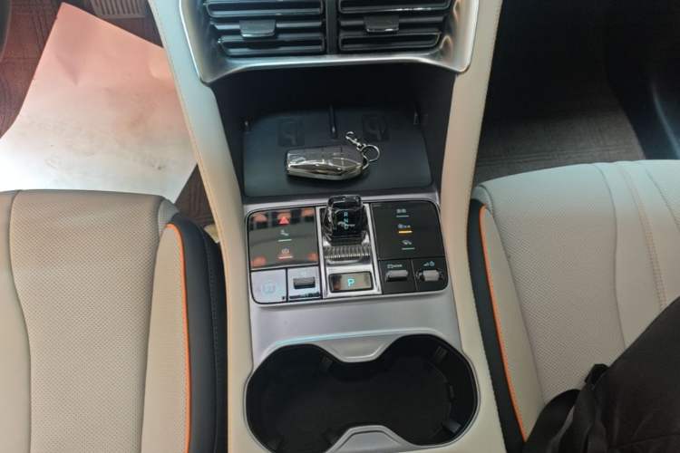 Used BYD Song PLUS New Energy 2024 HONOR Edition DM-i 150km Flagship PLUS Gear Lever