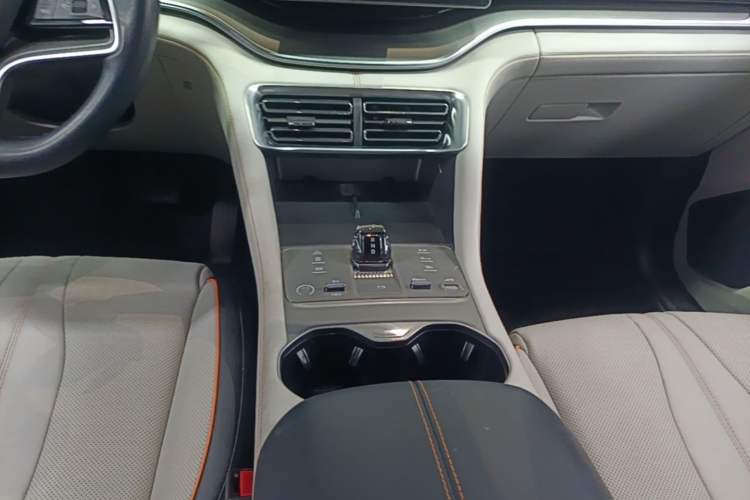 Used BYD Song PLUS New Energy 2024 HONOR Edition DM-i 110km Flagship PLUS Gear Lever