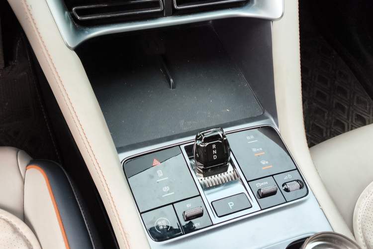 Used BYD Song PLUS New Energy 2024 HONOR Edition DM-i 110km Flagship Model Gear Lever