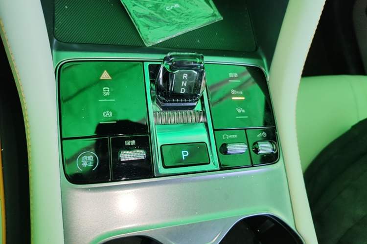Used BYD Song PLUS New Energy 2024 Honor Edition EV 520km Premium Model Gear Lever