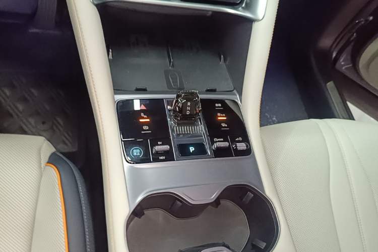 Used BYD Song PLUS New Energy 2024 HONOR Edition DM-i 150km Flagship PLUS Gear Lever