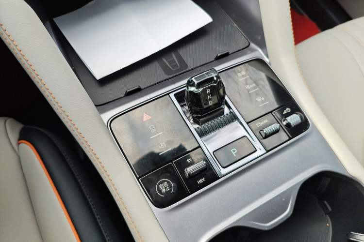 Used BYD Song PLUS New Energy 2024 HONOR Edition DM-i 110km Flagship Model Gear Lever