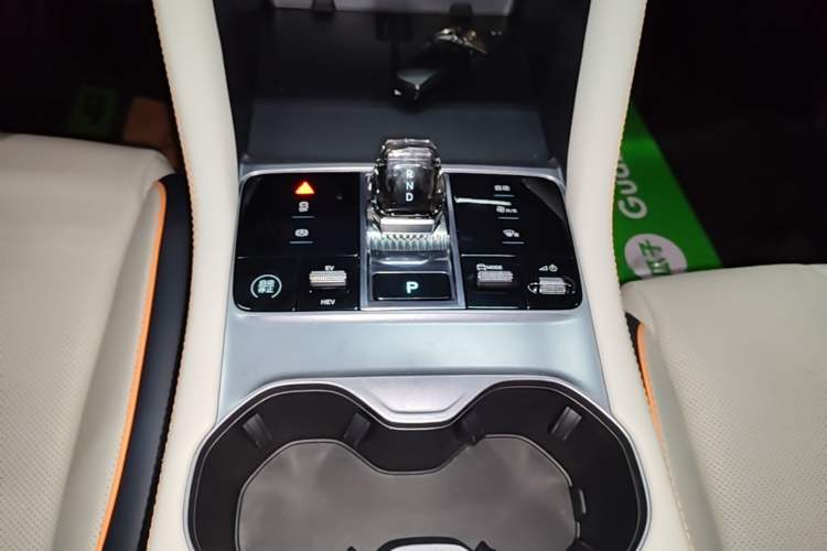 Used BYD Song PLUS New Energy 2024 HONOR Edition DM-i 110km Flagship PLUS Gear Lever