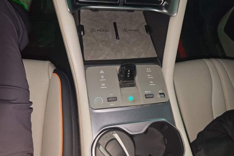 Used BYD Song PLUS New Energy 2024 HONOR Edition DM-i 150km Flagship PLUS Gear Lever