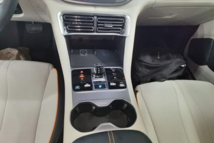 Used BYD Song PLUS New Energy 2024 Honor Edition EV 520km Flagship Model Gear Lever