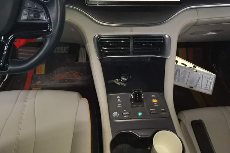 Used BYD Song PLUS New Energy 2024 HONOR Edition DM-i 71km Luxury Model Gear Lever